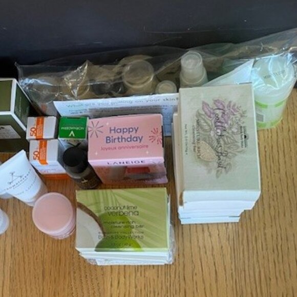 52 PIECES MOSTLY NEW: REVERSA, ORIGINS, LANEIGE, DRYBAR, ROCHEPOSAY, BULGARI etc - Picture 9 of 12